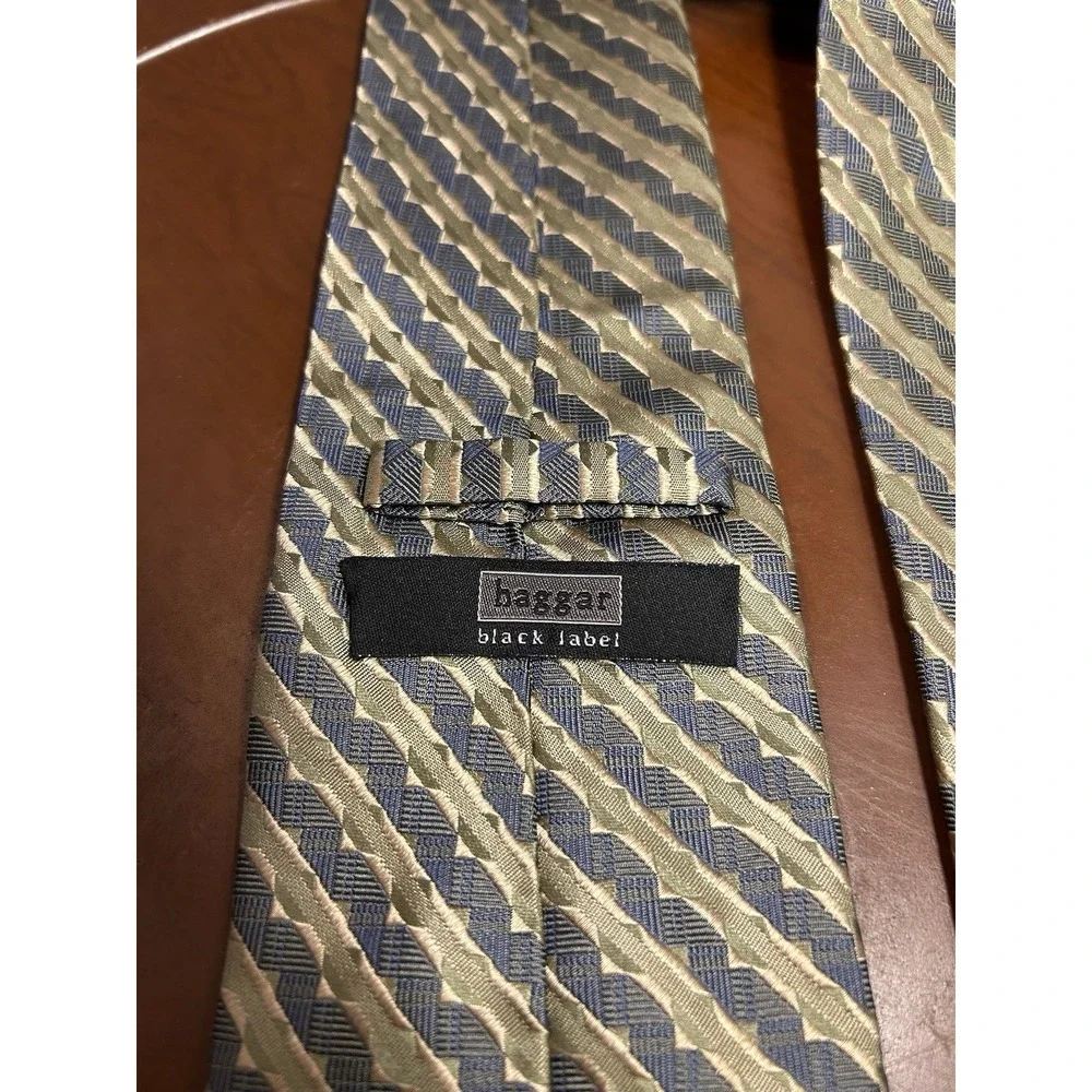 Haggar Black‎ Label Gray Men's 100% Silk Tie Striped Necktie